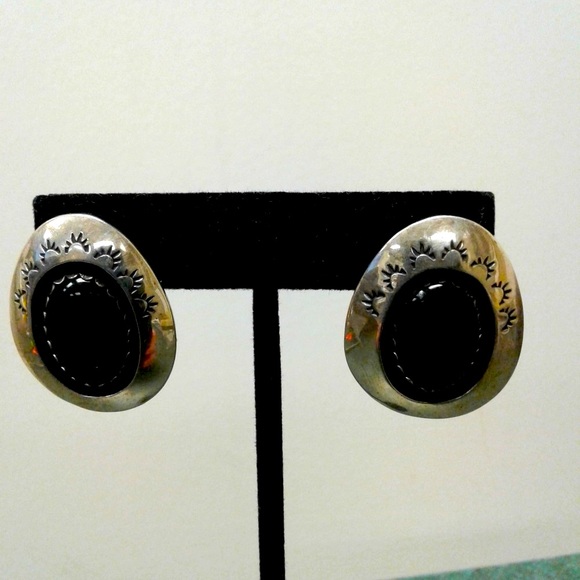 Vintage Native American Navajo Onyx Shadowbox Earrings - Picture 14 of 15